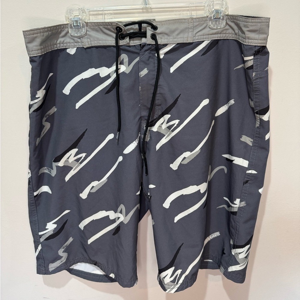 TAVIK Men's Gray Patterned Swim Board Shorts Size 36